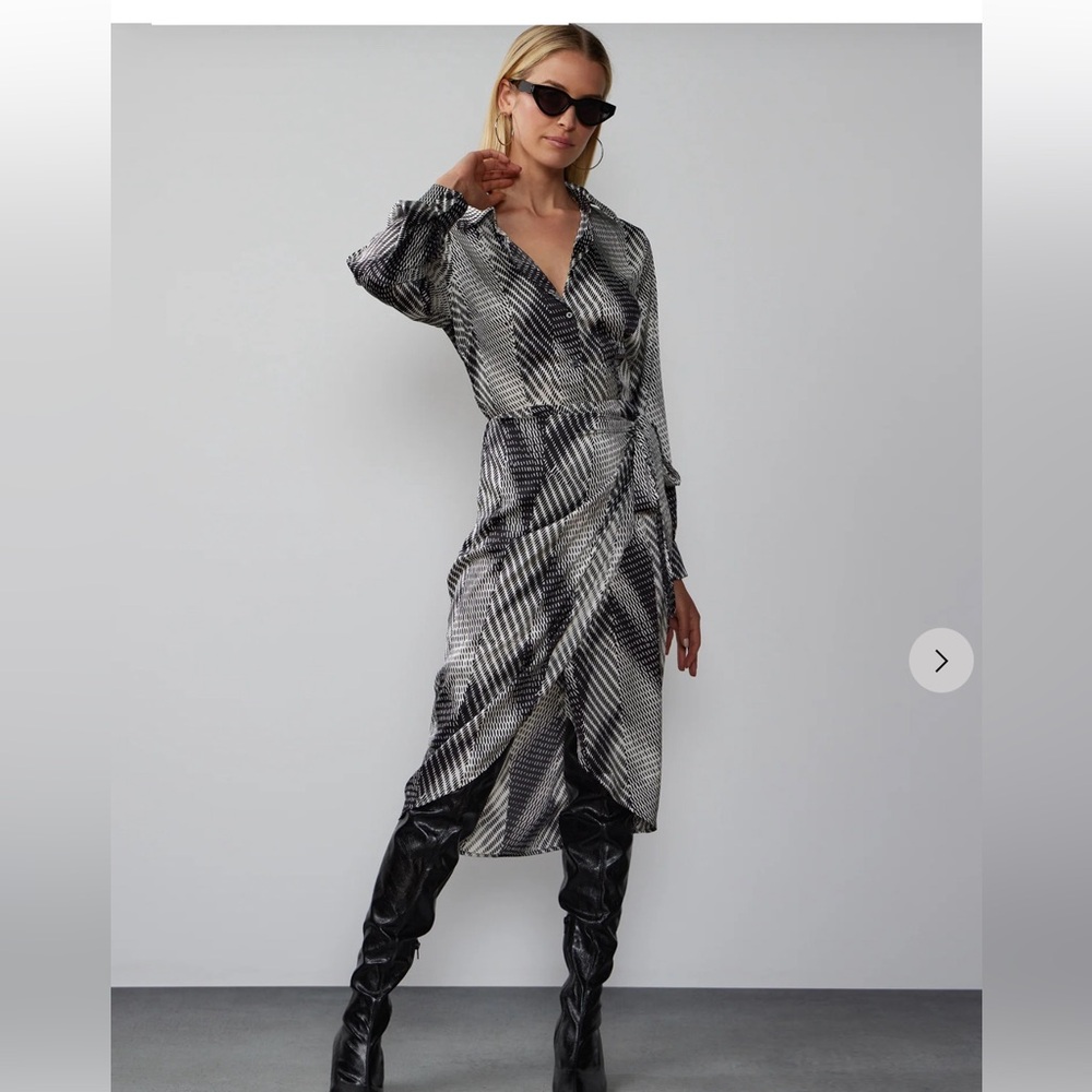 NWT - NY & Co: Black and White long dress.